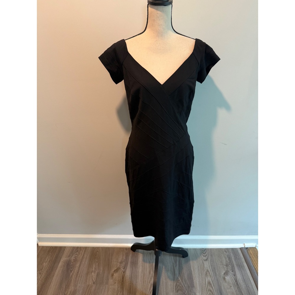 T by Tadashi Black Bandage V-Neck Cap Sleeve Sheath Dress Women's size Large